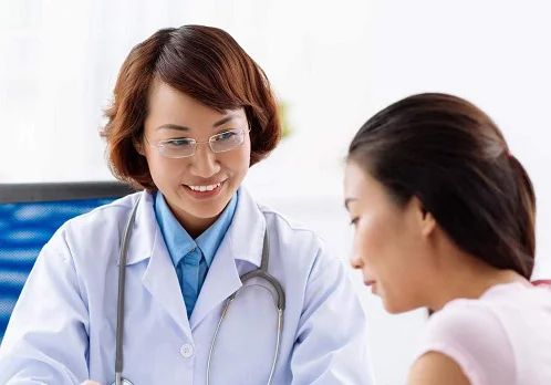 Quy trình thực hiện xăm môi - Thăm khám tư  vấn