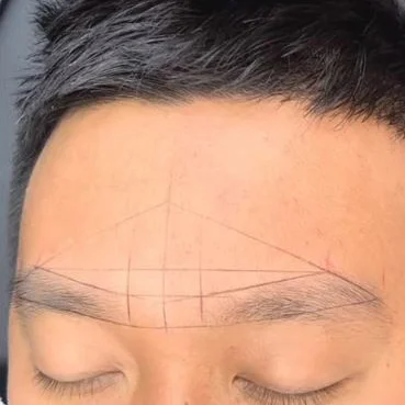 Vẽ phác thảo chân mày Nano chạm hạt cho khách